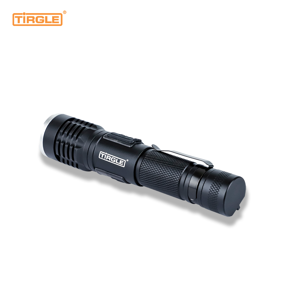 HL-5006 Léasair bán súmáil teileascópacha cóimhiotal alúmanaim Calafort luchtaithe ilfheidhmeach cineálC Flashlight gairmiúil le haghaidh oibríochtaí lasmuigh ag díriú uiscedhíonach teileascópacha