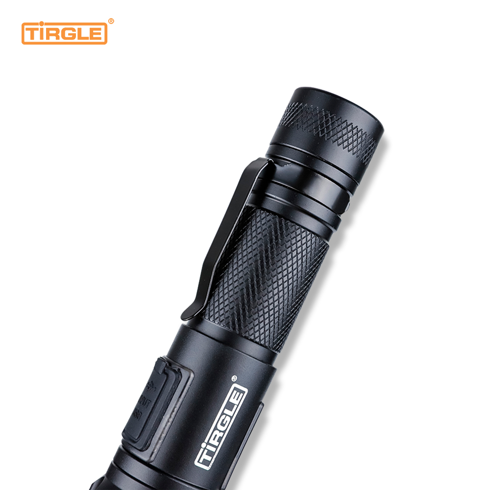 HL-5006 Léasair bán súmáil teileascópacha cóimhiotal alúmanaim Calafort luchtaithe ilfheidhmeach cineálC Flashlight gairmiúil le haghaidh oibríochtaí lasmuigh ag díriú uiscedhíonach teileascópacha